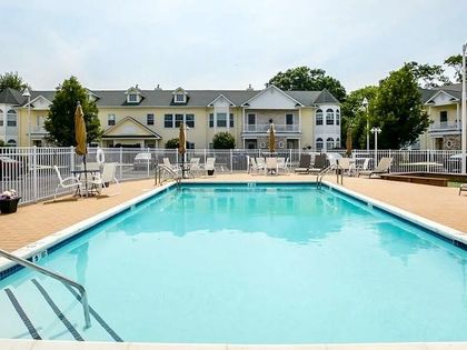 512 Narragansett Villas Drive Lindenhurst, NY 11757