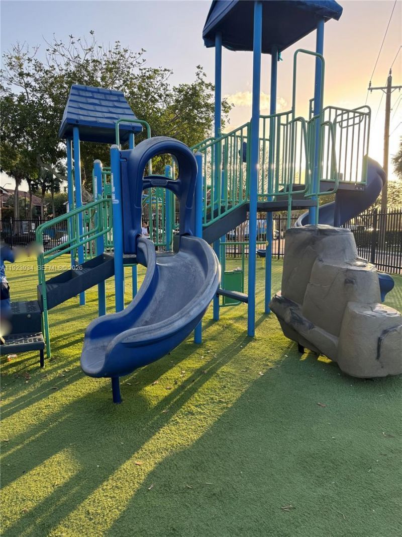 8801 Wiles Rd, Unit 108, Coral Springs, FL 33067 Photo