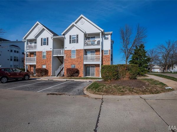 1233 Woodland Point Drive, Unit H, St Louis, MO 63146