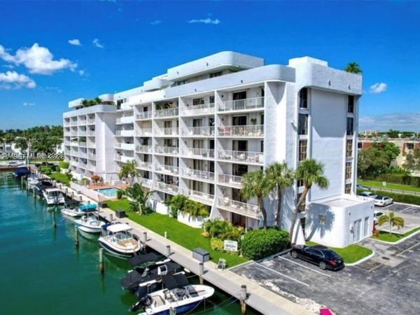 1650 NE 115th St, Unit 405, Miami, FL 33181