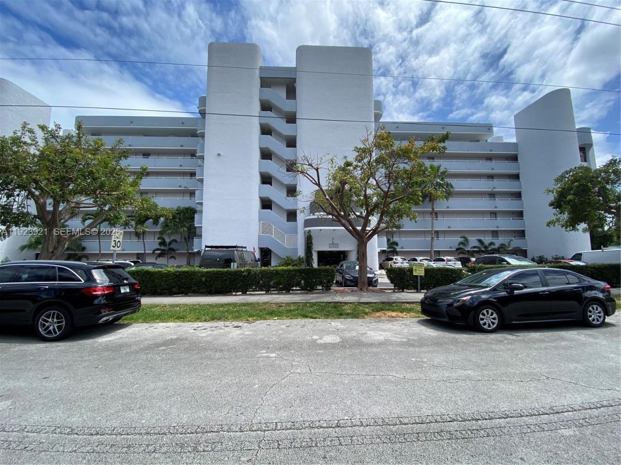 1650 NE 115th St, Unit 405, Miami, FL 33181 Photo