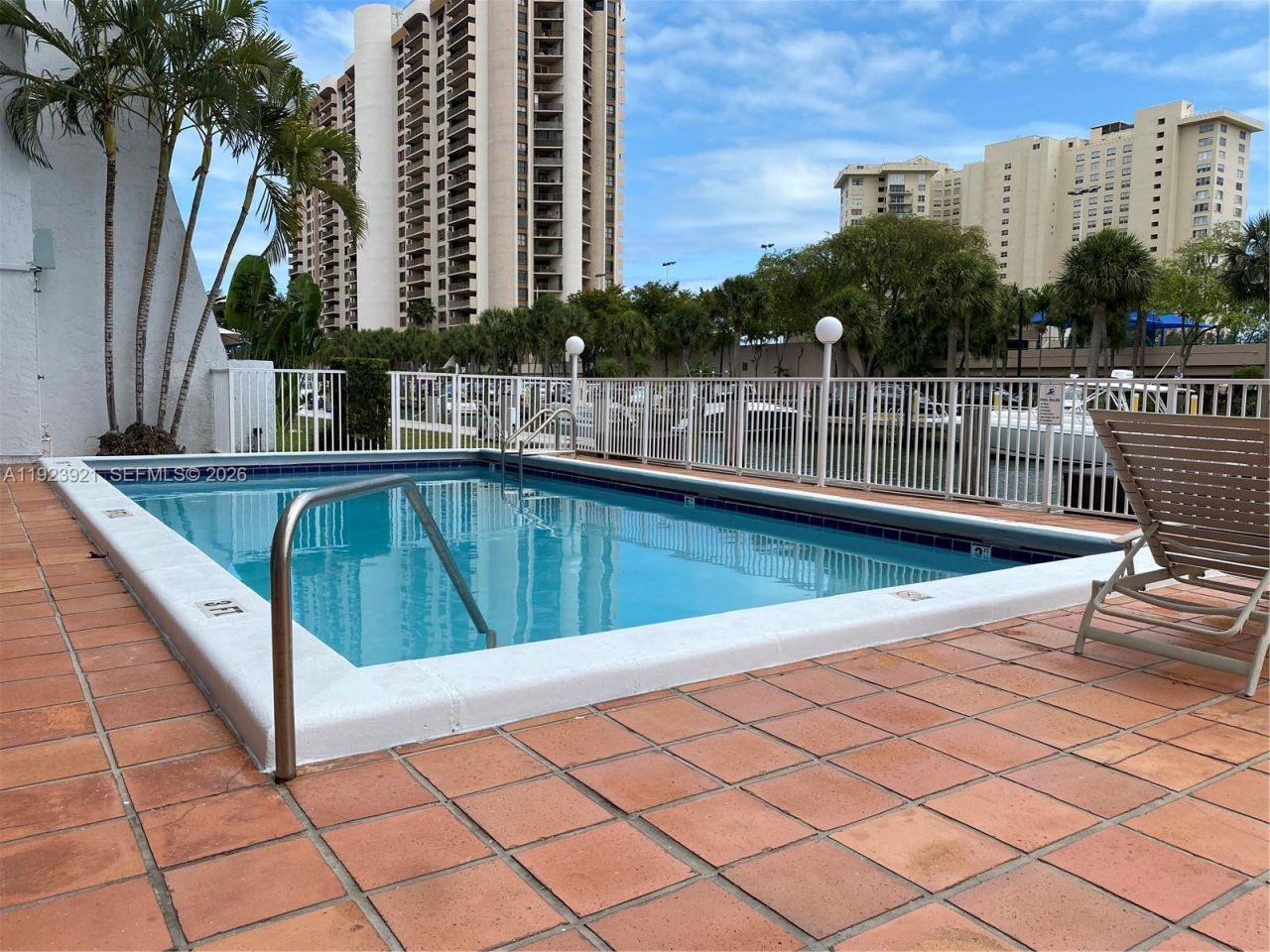 1650 NE 115th St, Unit 405, Miami, FL 33181 Photo