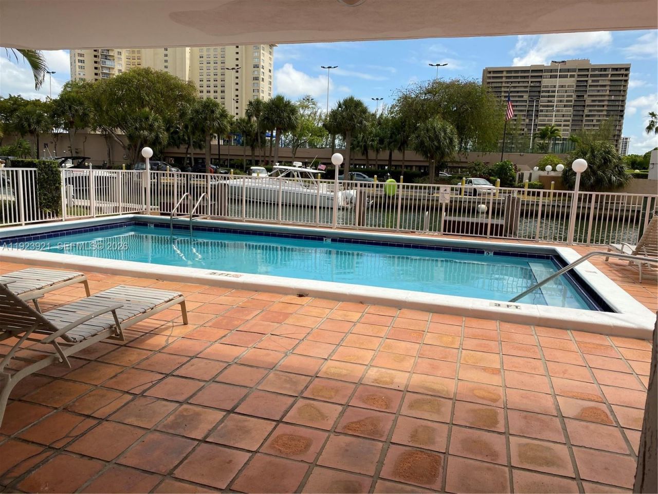 1650 NE 115th St, Unit 405, Miami, FL 33181 Photo