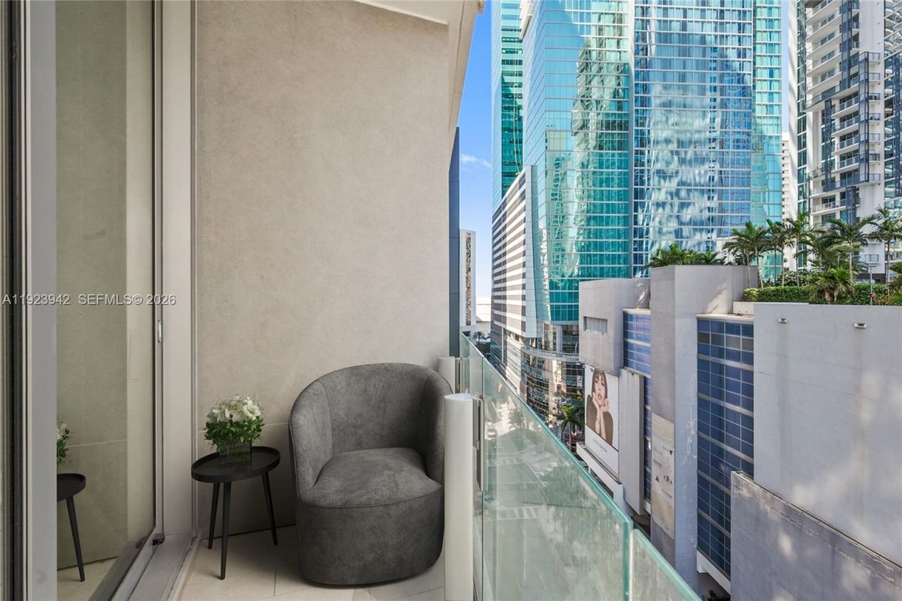 300 Biscayne Boulevard Way, Unit 1106E, Miami, FL 33131 Photo