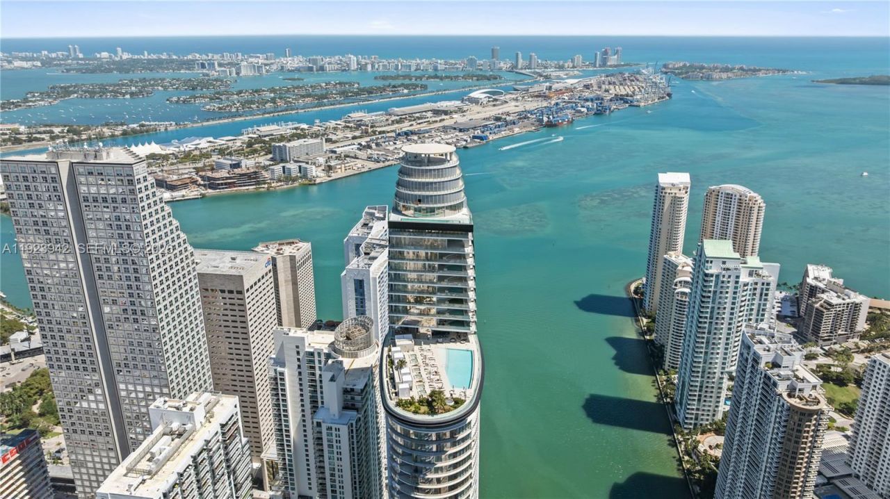 300 Biscayne Boulevard Way, Unit 1106E, Miami, FL 33131 Photo