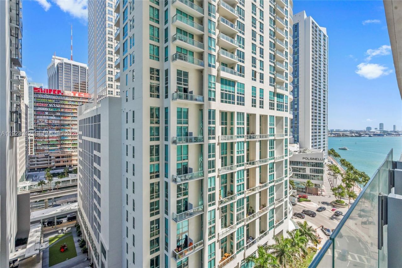 300 Biscayne Boulevard Way, Unit 1106E, Miami, FL 33131 Photo
