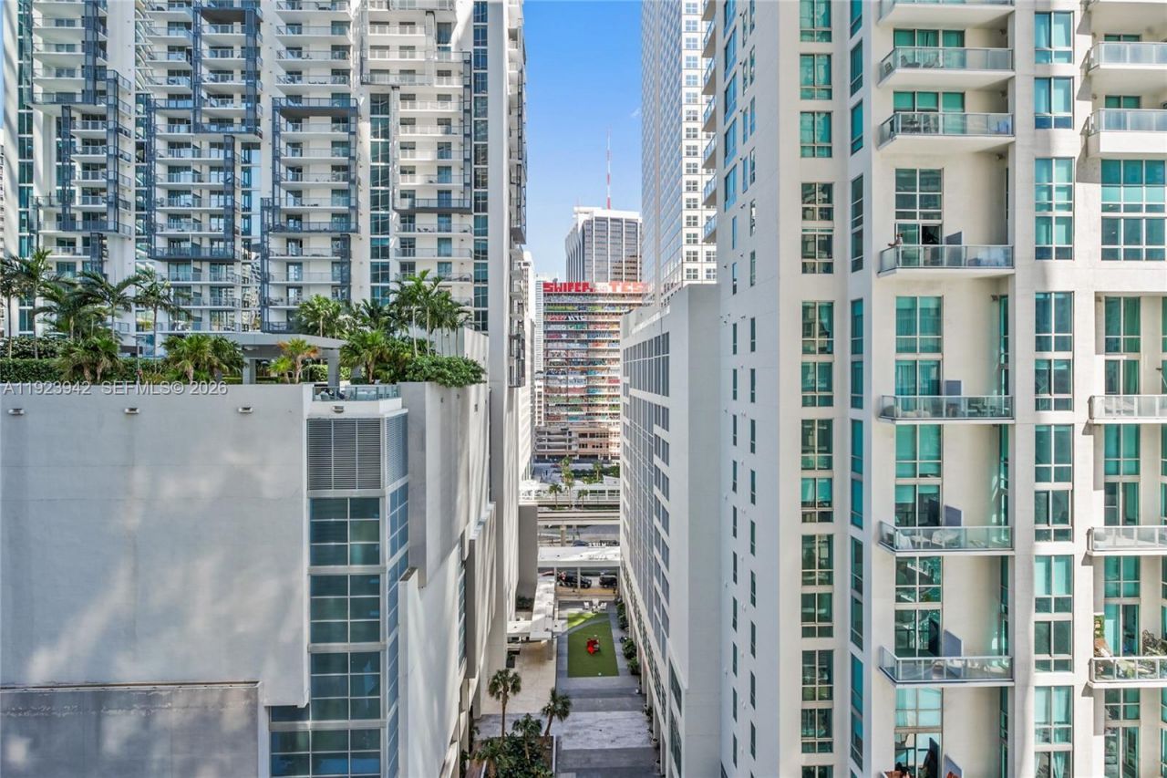 300 Biscayne Boulevard Way, Unit 1106E, Miami, FL 33131 Photo