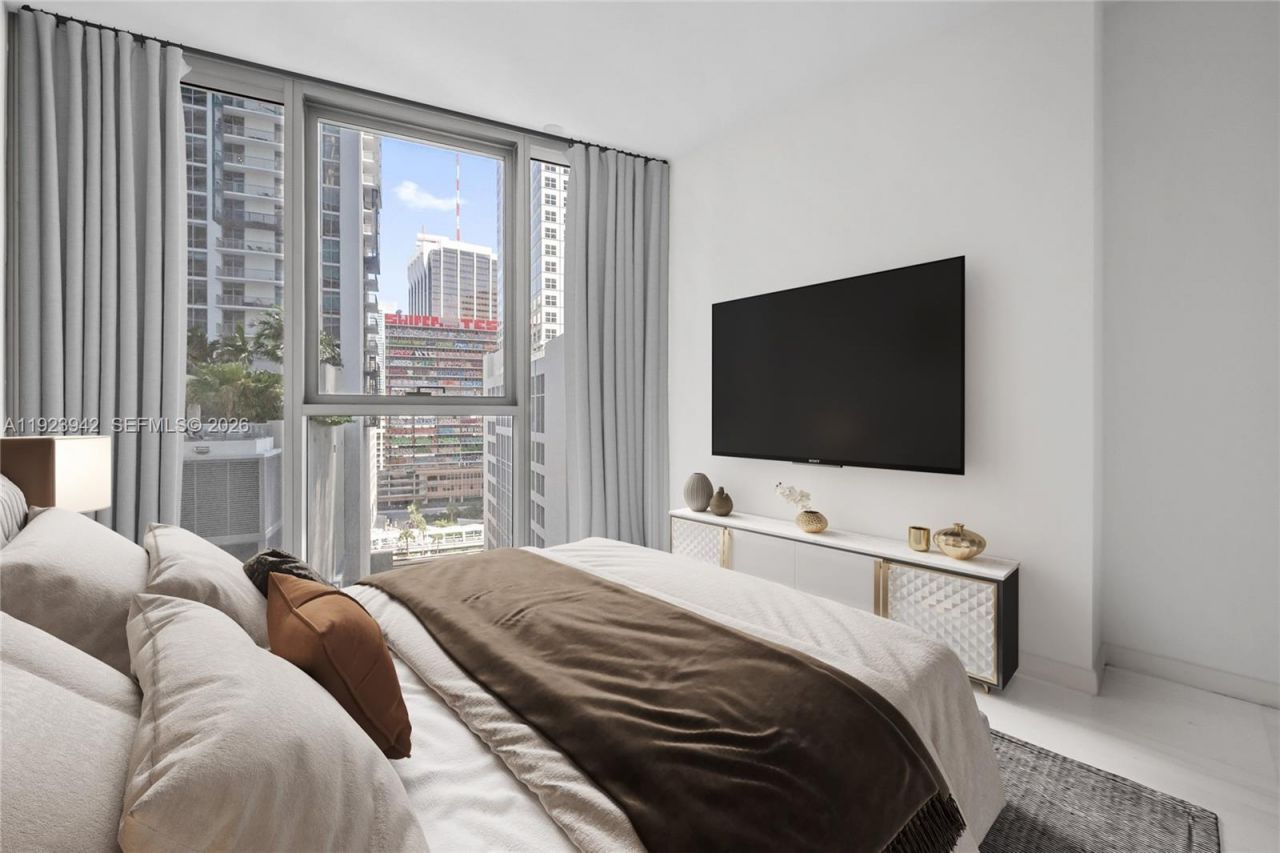 300 Biscayne Boulevard Way, Unit 1106E, Miami, FL 33131 Photo
