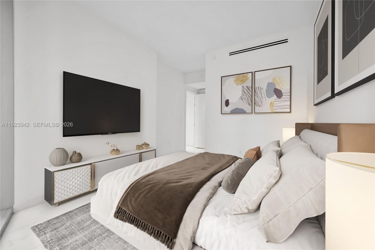 300 Biscayne Boulevard Way, Unit 1106E, Miami, FL 33131 Photo