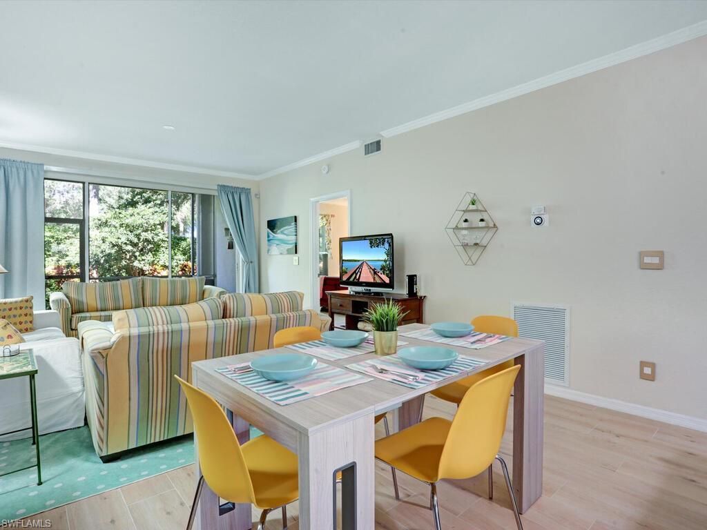 7095 Barrington Cir, Unit 6-102, Naples, FL 34108 Photo