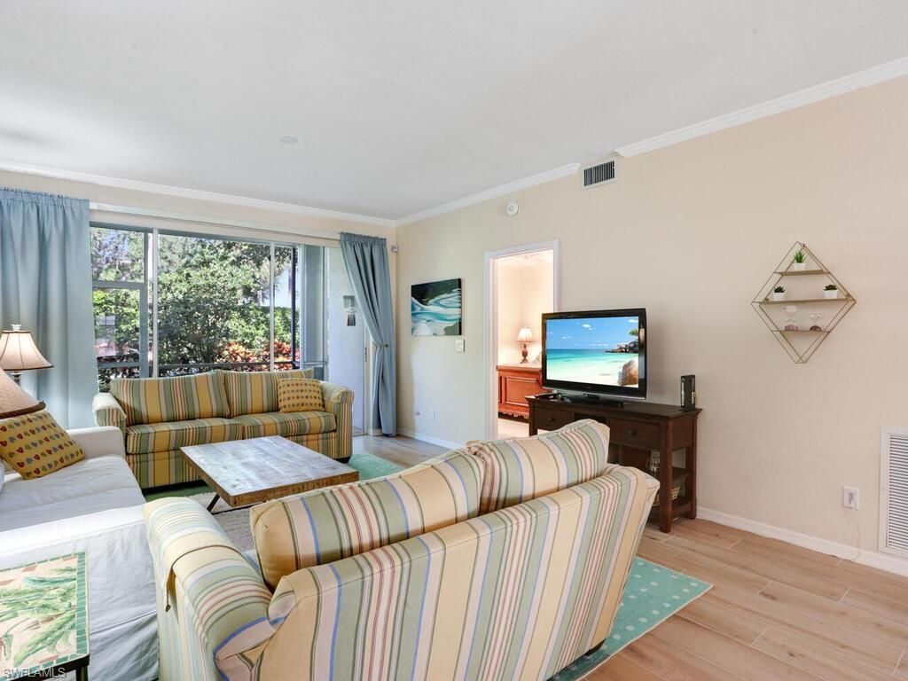 7095 Barrington Cir, Unit 6-102, Naples, FL 34108 Photo