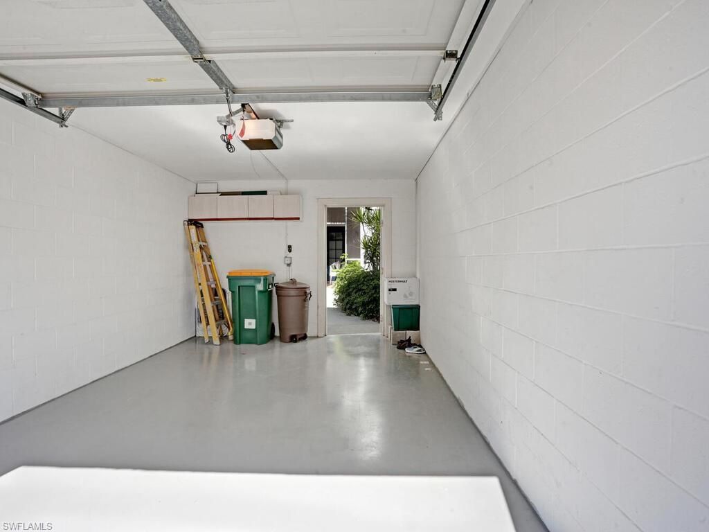 7095 Barrington Cir, Unit 6-102, Naples, FL 34108 Photo