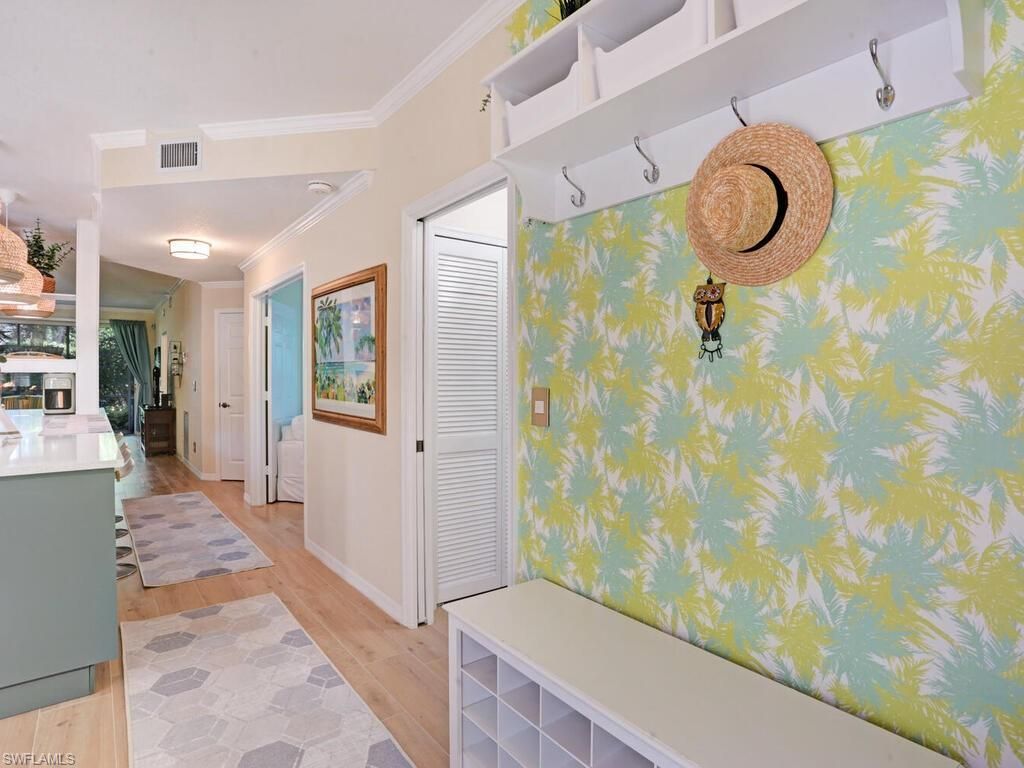 7095 Barrington Cir, Unit 6-102, Naples, FL 34108 Photo