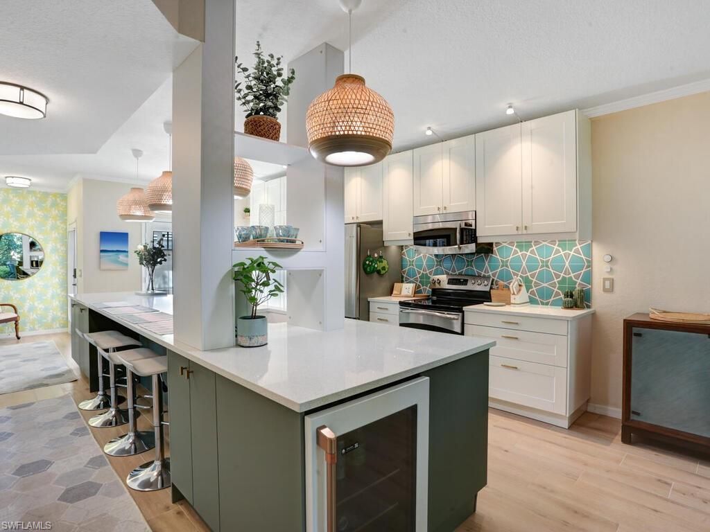 7095 Barrington Cir, Unit 6-102, Naples, FL 34108 Photo