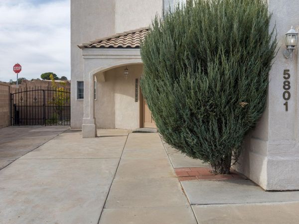 5801 Tres Vistas Court NW, Albuquerque, NM 87120