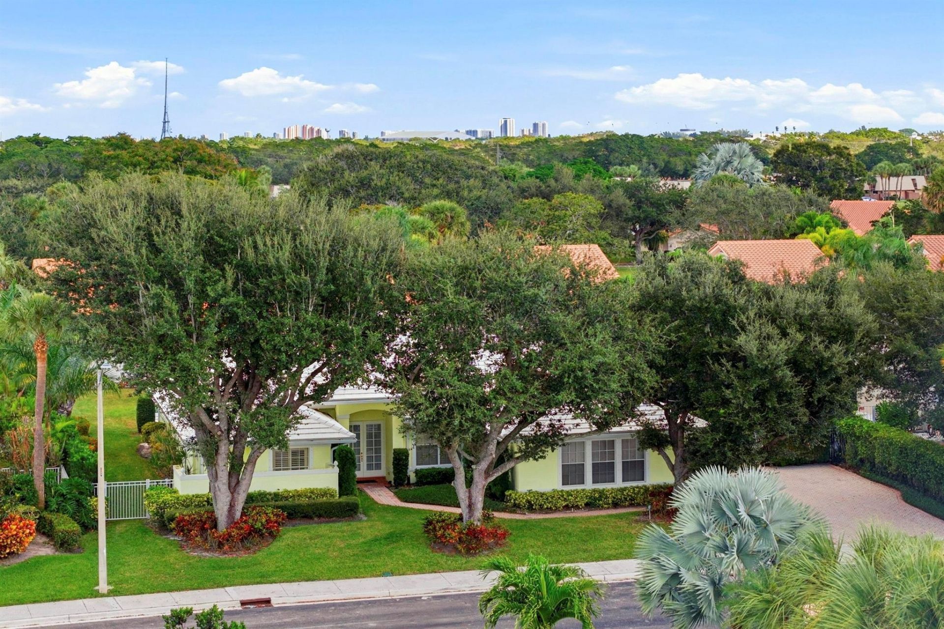 2760 Tecumseh Drive, West Palm Beach, FL 33409 Photo