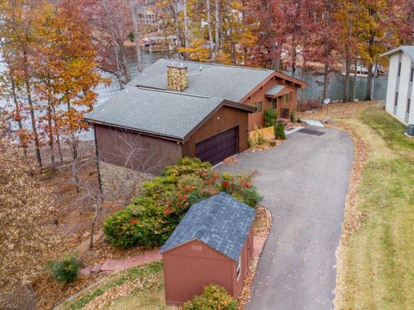307 Meadow Point DR, Moneta, VA 24121