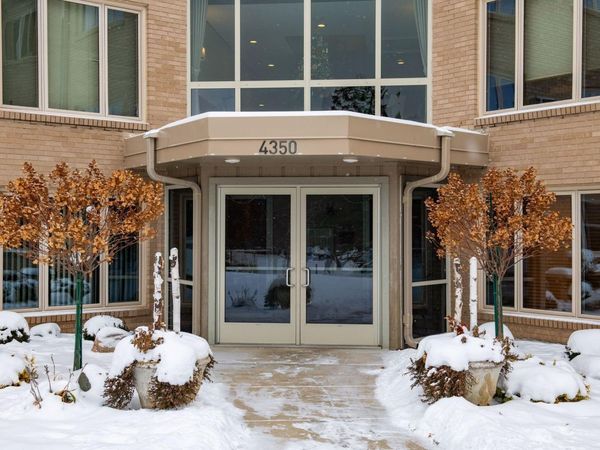 4350 Brookside Court, Unit 108, Edina, MN 55436