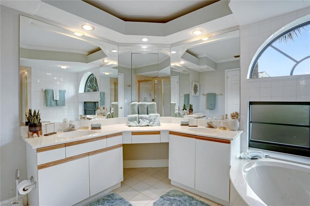 6535 Valen Way, Unit E-202, Naples, FL 34108 Photo