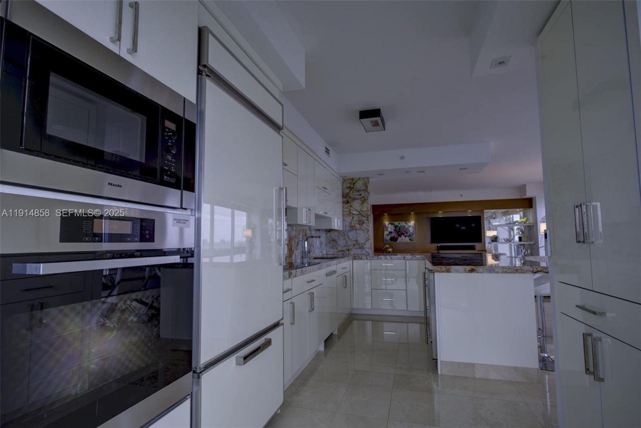 4775 Collins Ave, Unit 1601, Miami Beach, FL 33140 Photo