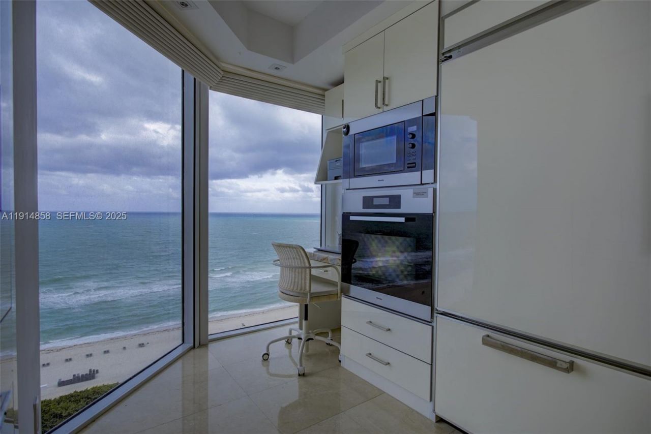 4775 Collins Ave, Unit 1601, Miami Beach, FL 33140 Photo