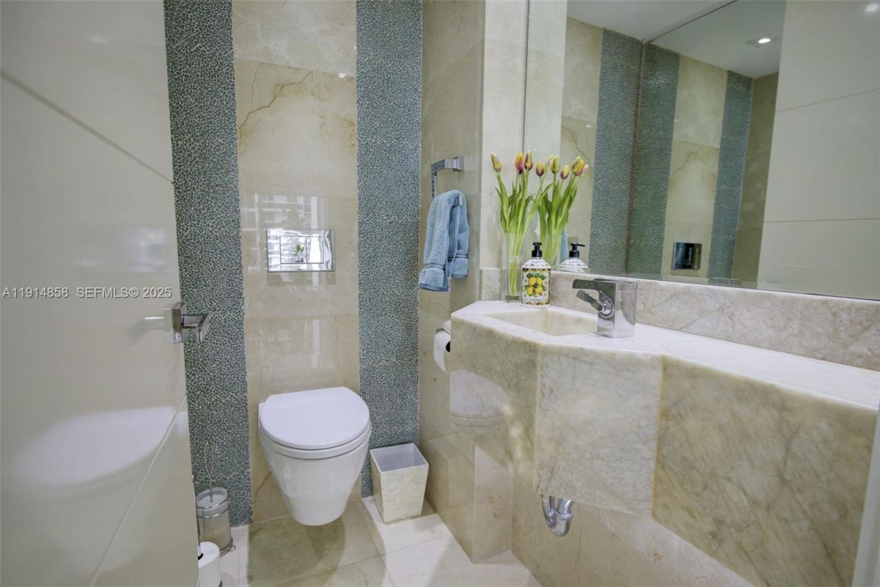 4775 Collins Ave, Unit 1601, Miami Beach, FL 33140 Photo