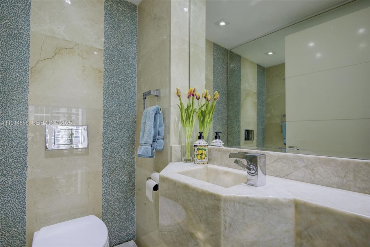 4775 Collins Ave, Unit 1601, Miami Beach, FL 33140 Photo