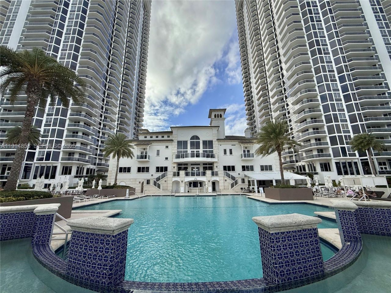 4775 Collins Ave, Unit 1601, Miami Beach, FL 33140 Photo