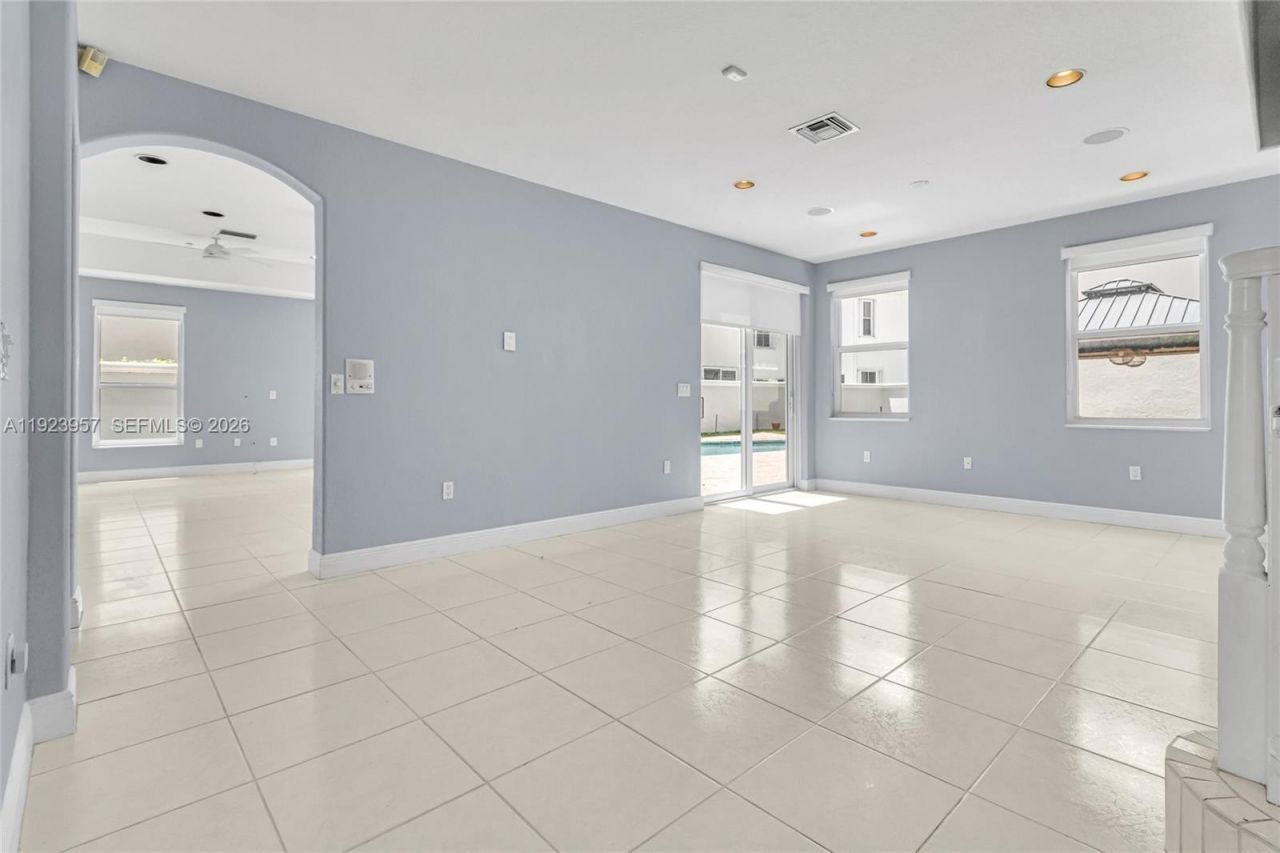 1547 Mariner Way, Hollywood, FL 33019 Photo