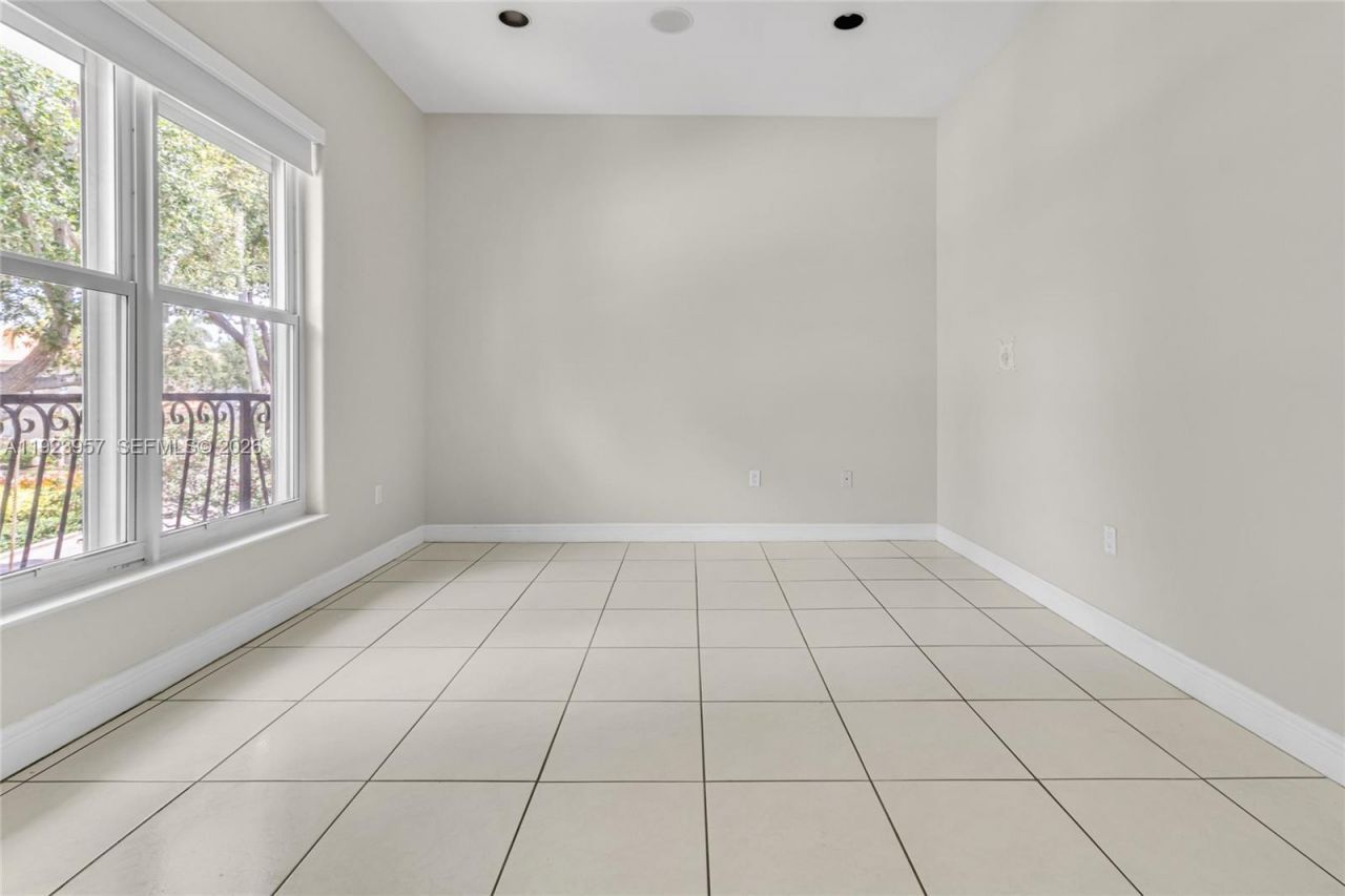 1547 Mariner Way, Hollywood, FL 33019 Photo