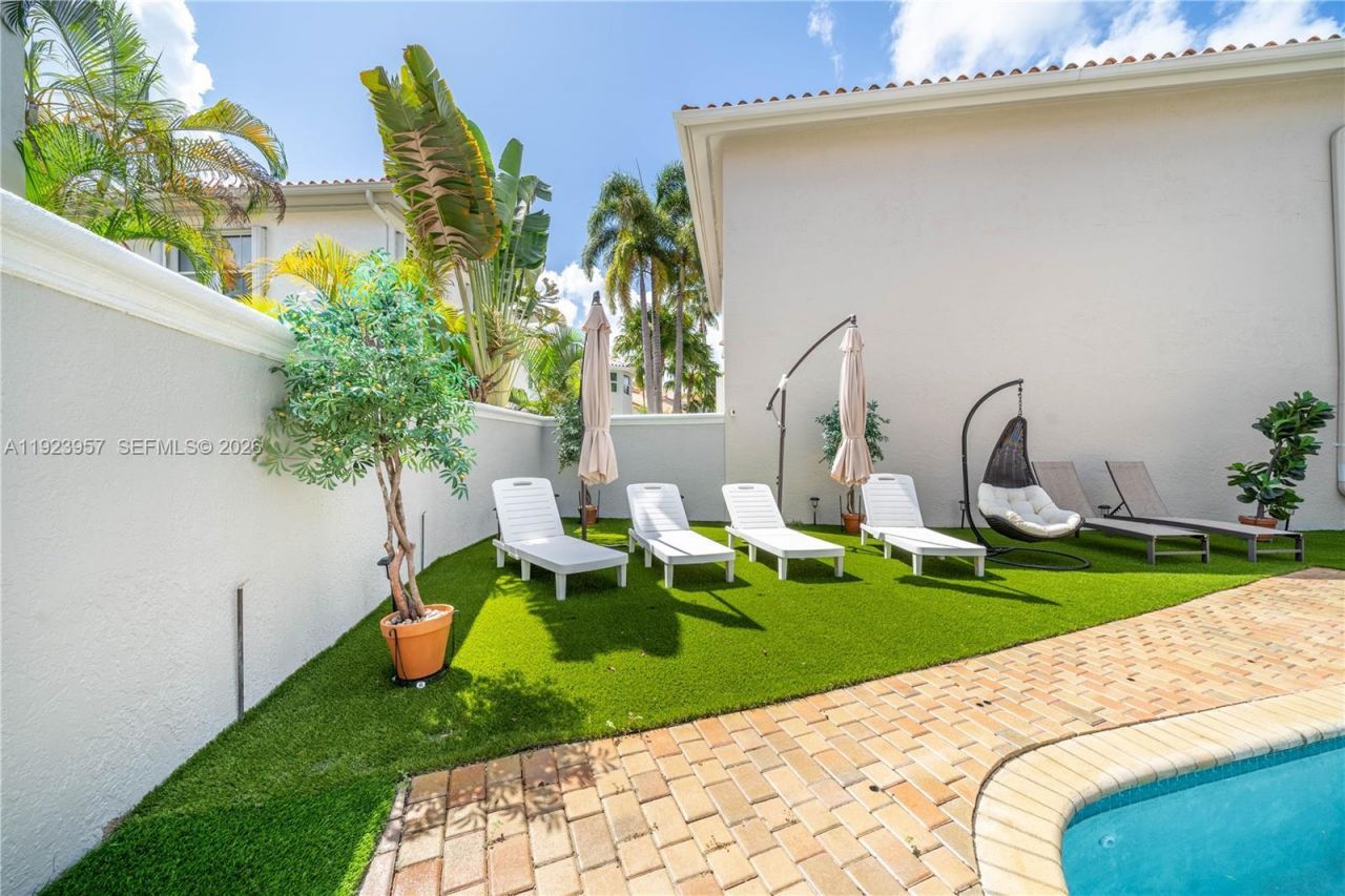 1547 Mariner Way, Hollywood, FL 33019 Photo