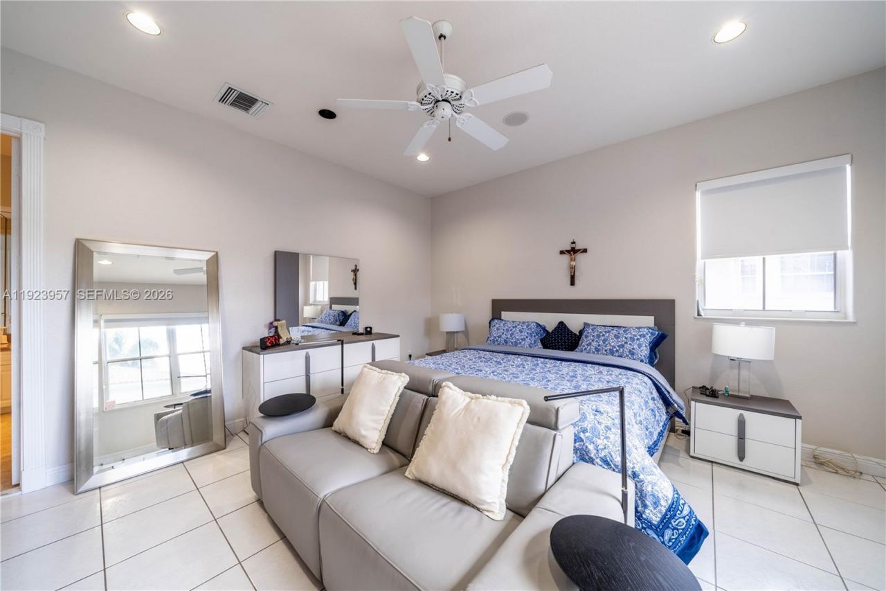 1547 Mariner Way, Hollywood, FL 33019 Photo