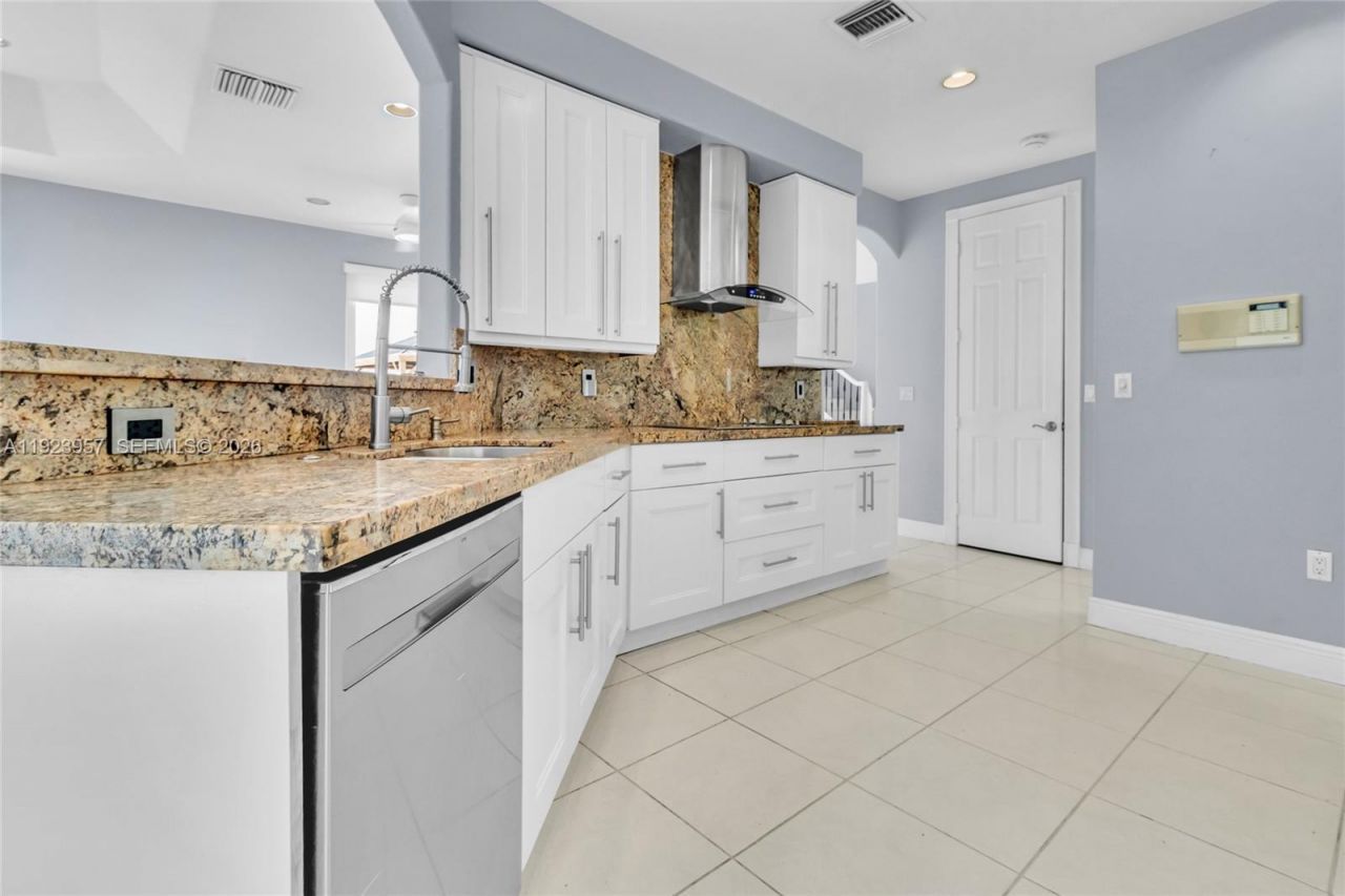 1547 Mariner Way, Hollywood, FL 33019 Photo