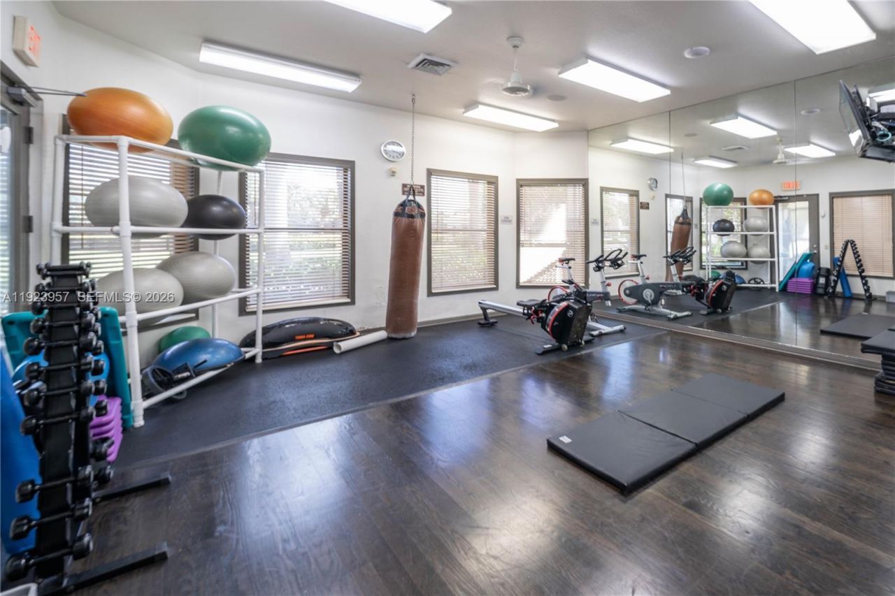 1547 Mariner Way, Hollywood, FL 33019 Photo