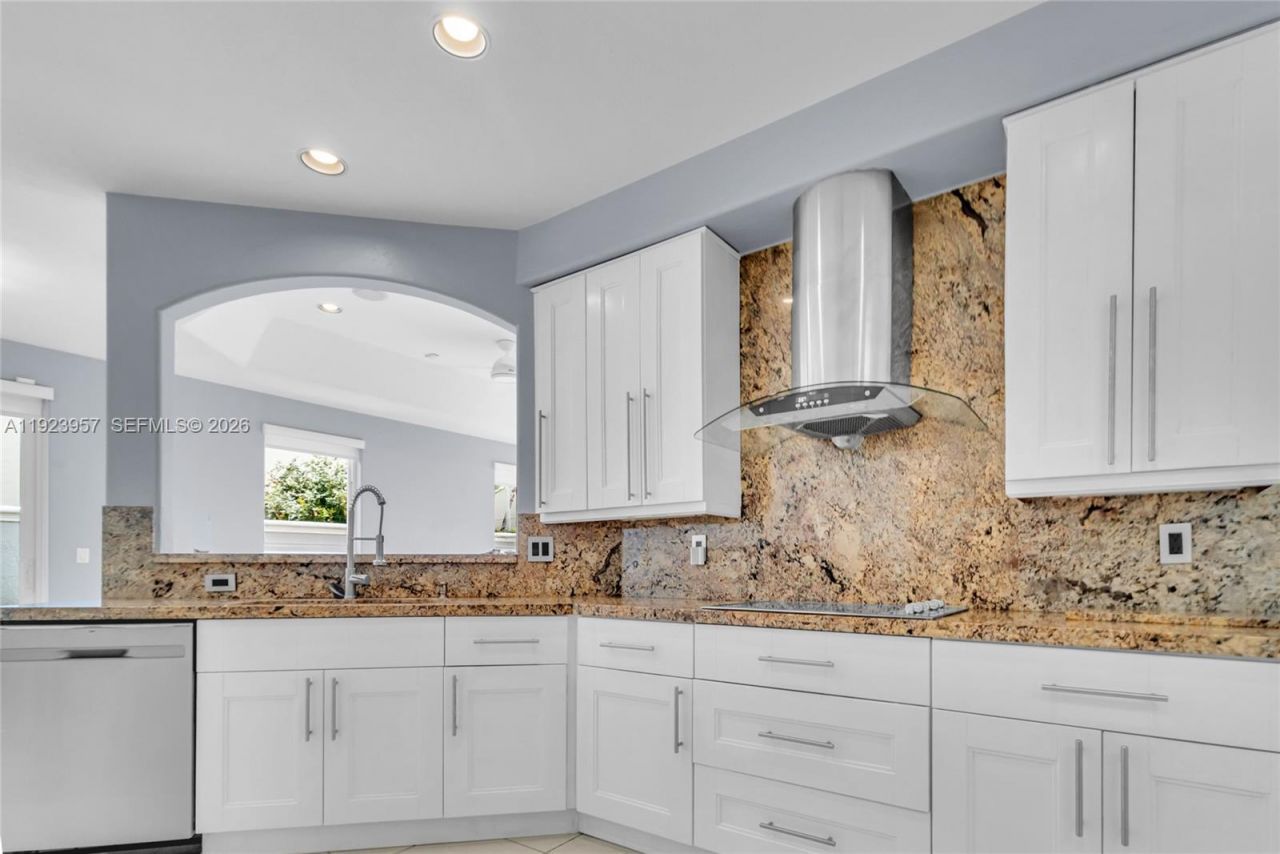 1547 Mariner Way, Hollywood, FL 33019 Photo