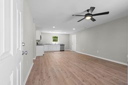 210 Nu-shell St photo 4