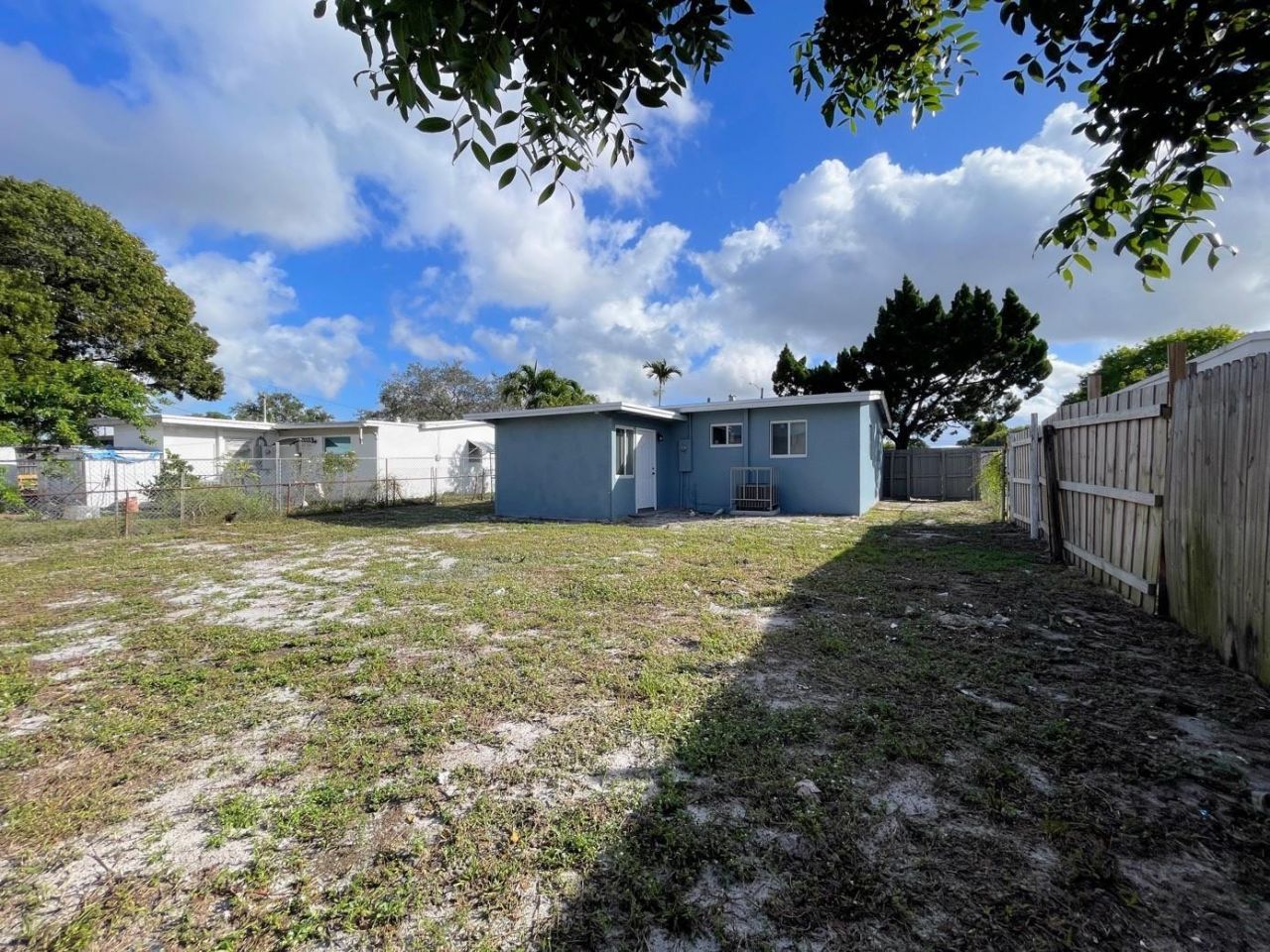 1774 Lauderdale Manor Drive, Fort Lauderdale, FL 33311 Photo