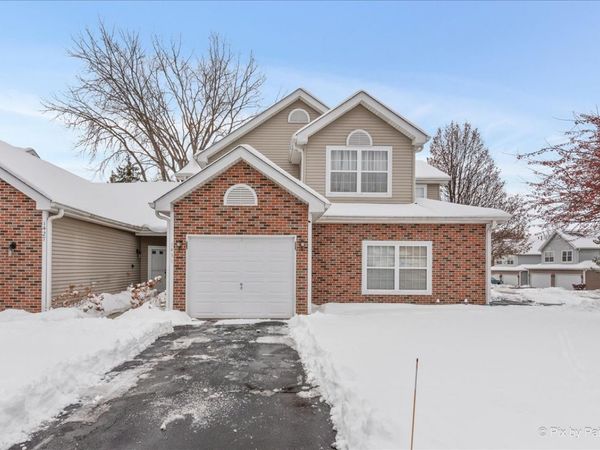 1431 Essex Street, Algonquin, IL 60102