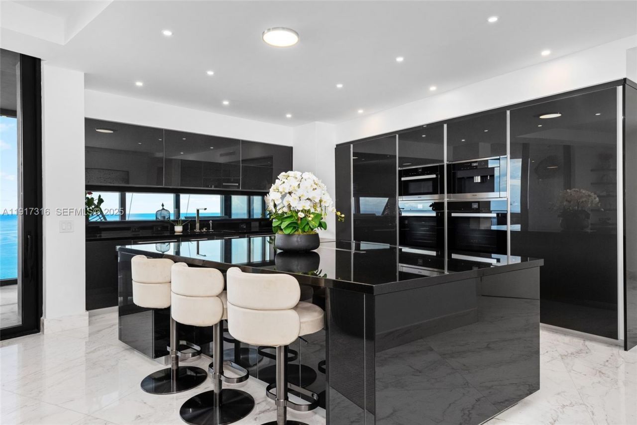 18555 Collins Ave, Unit 5501, Sunny Isles Beach, FL 33160 Photo