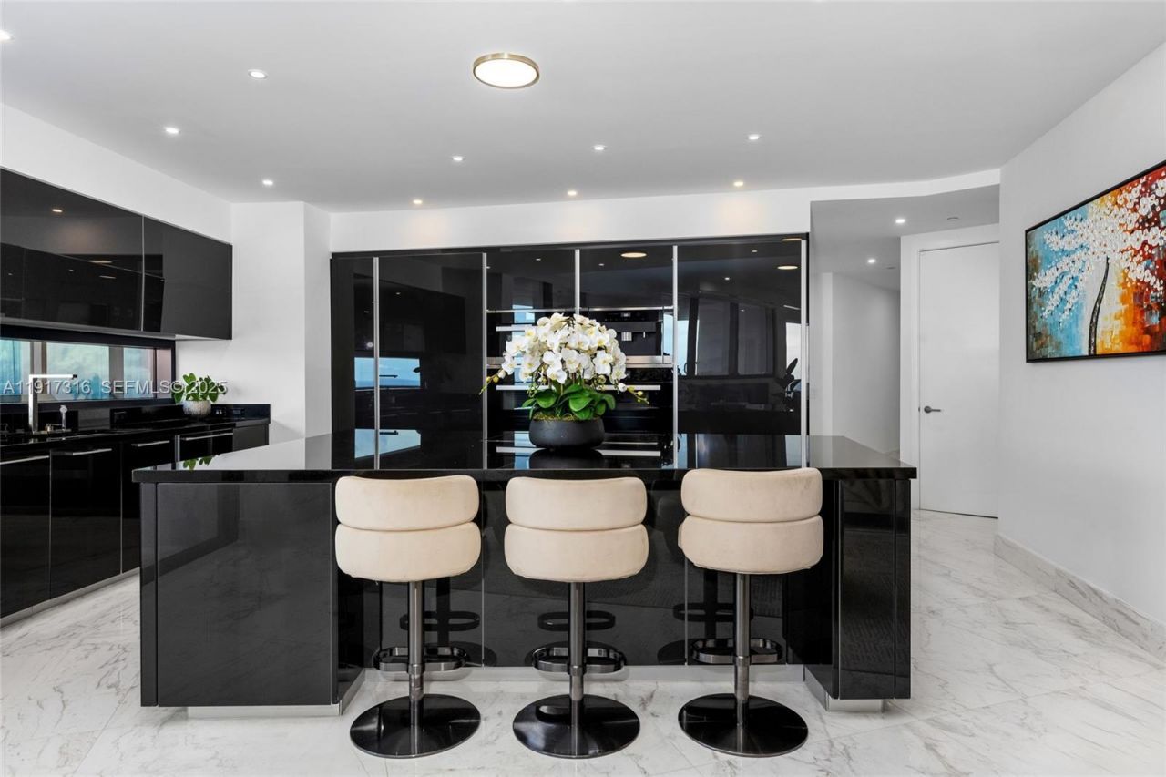 18555 Collins Ave, Unit 5501, Sunny Isles Beach, FL 33160 Photo