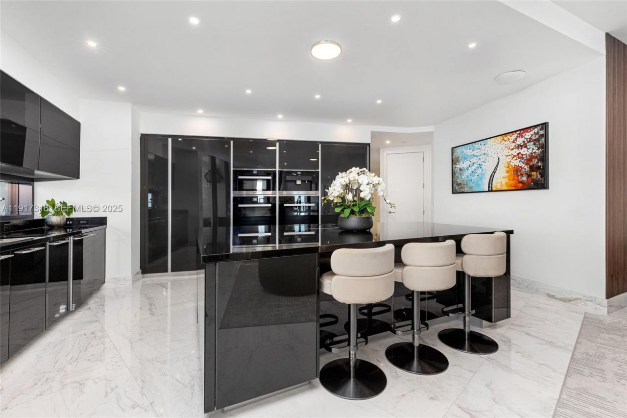 18555 Collins Ave, Unit 5501, Sunny Isles Beach, FL 33160 Photo