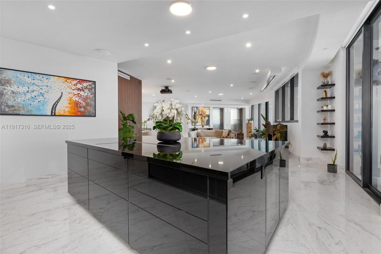 18555 Collins Ave, Unit 5501, Sunny Isles Beach, FL 33160 Photo