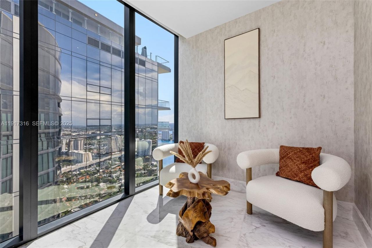 18555 Collins Ave, Unit 5501, Sunny Isles Beach, FL 33160 Photo