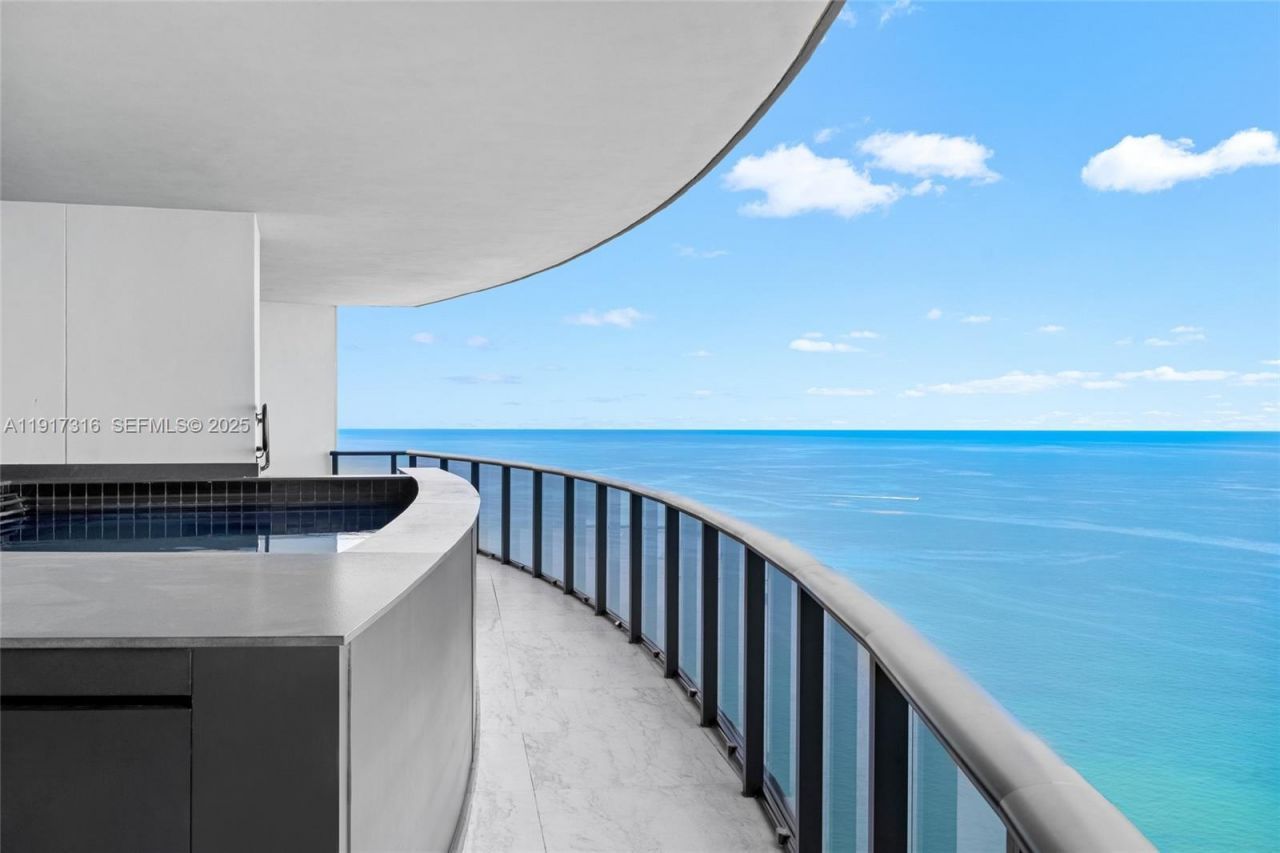 18555 Collins Ave, Unit 5501, Sunny Isles Beach, FL 33160 Photo