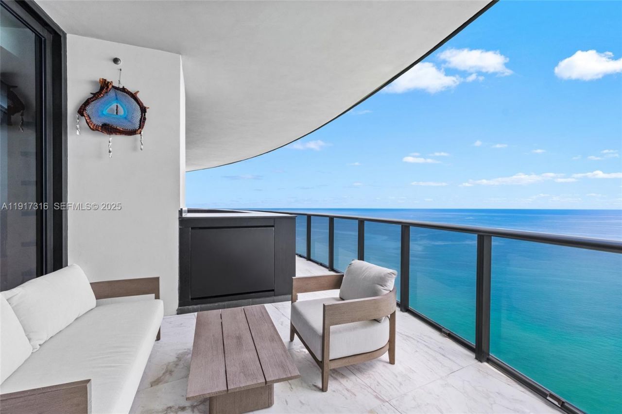 18555 Collins Ave, Unit 5501, Sunny Isles Beach, FL 33160 Photo