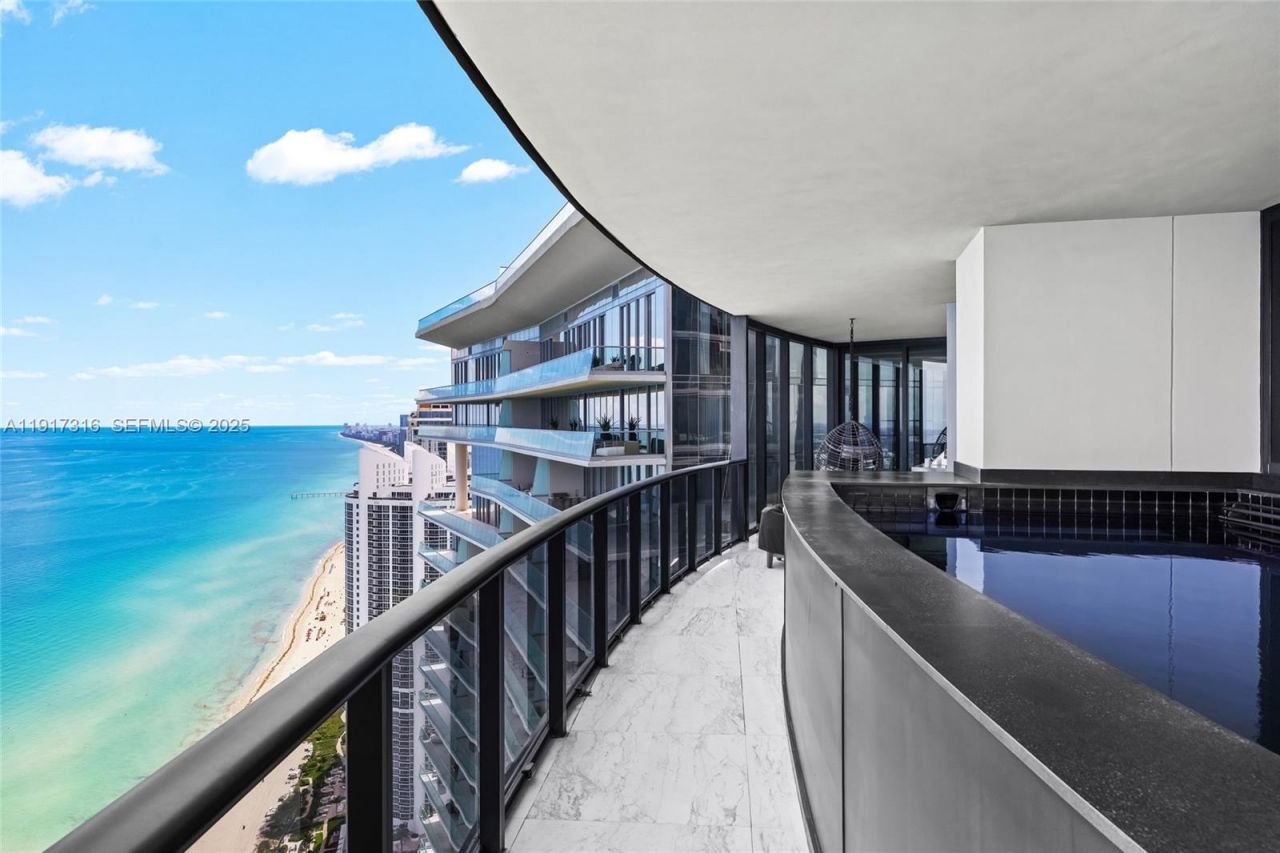 18555 Collins Ave, Unit 5501, Sunny Isles Beach, FL 33160 Photo
