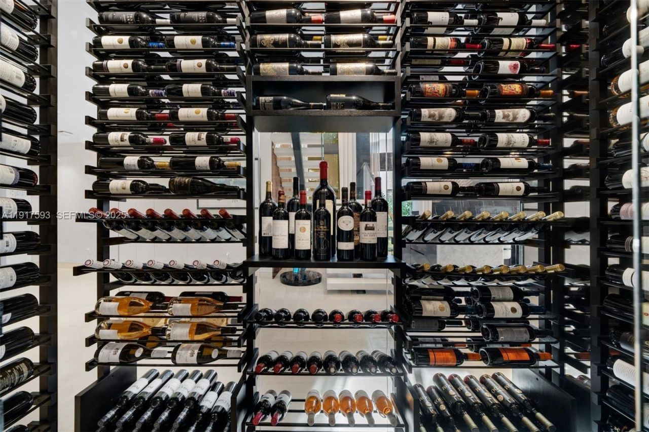 342 S Parkway, Golden Beach, FL 33160 Photo