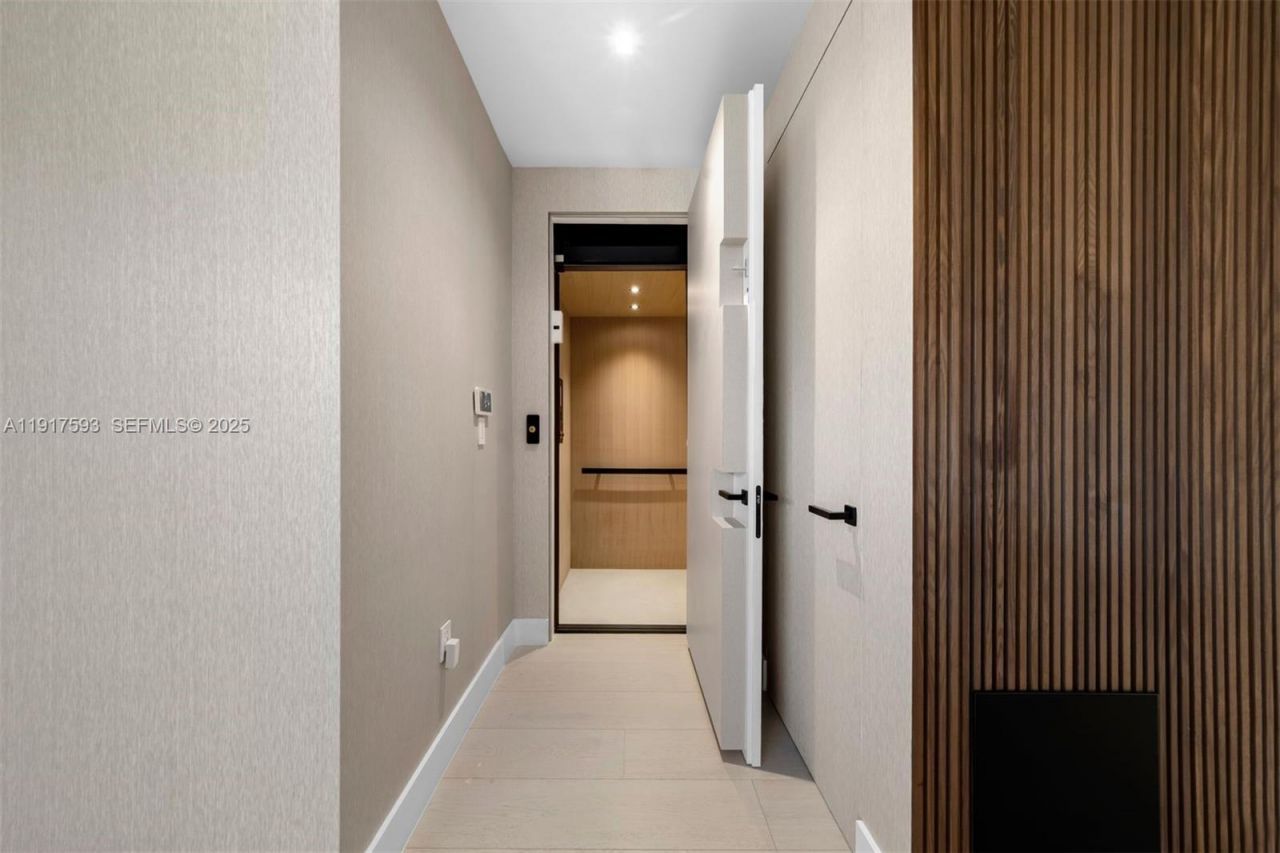 342 S Parkway, Golden Beach, FL 33160 Photo