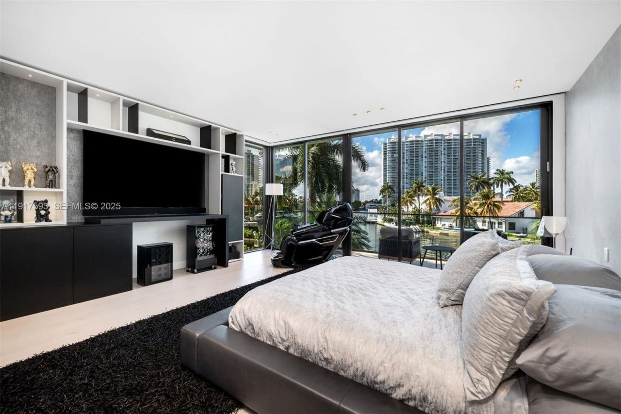 342 S Parkway, Golden Beach, FL 33160 Photo