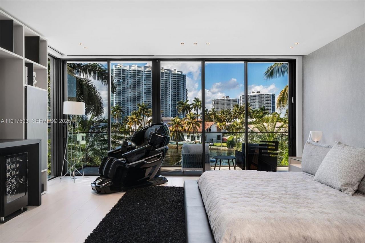 342 S Parkway, Golden Beach, FL 33160 Photo